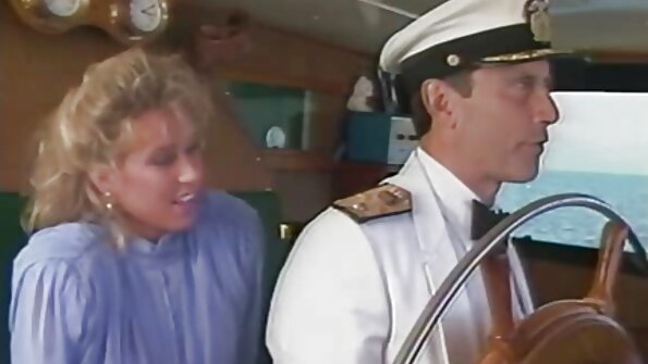 காலுறைகளில் புணர்ந்த இலவச எச்டி ஆபாச தாய்