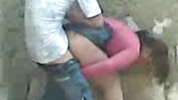 ஒரு திருப்தியற்ற youjozz பெண்ணுடன் உடலுறவு