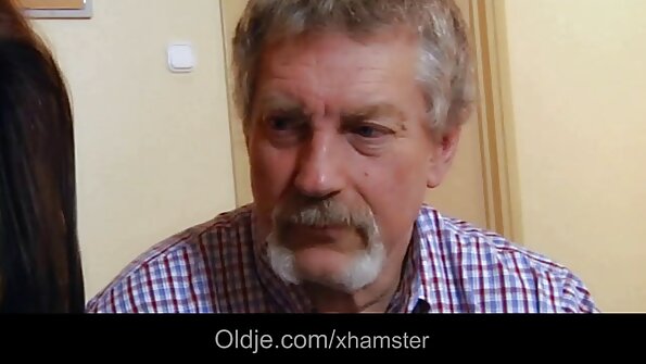 புழையில் குடும்ப ஆபாச இரண்டு சேவல்கள்