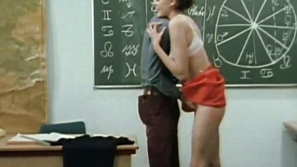 பனை மரத்தின் jav ஆபாச கீழ் வறுக்கவும்