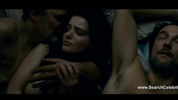 ஒரு இளம் xxx இலவச ஜோடியுடன் வீட்டுப்பாடம்