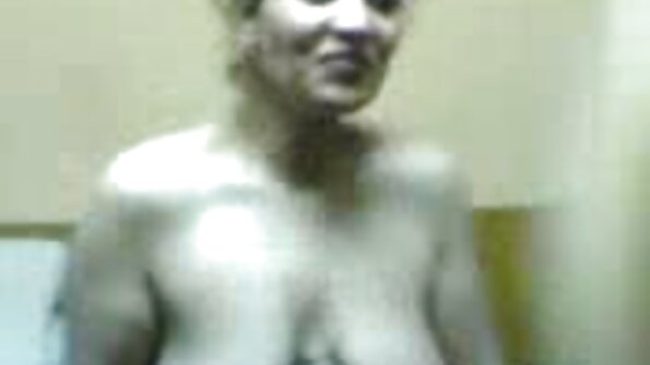 ஒரு ஆண் குழாய் நண்பரை அழைக்கவும்