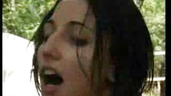 பொன்னிறத்துடன் இருபால் ஆபாச செக்ஸ்