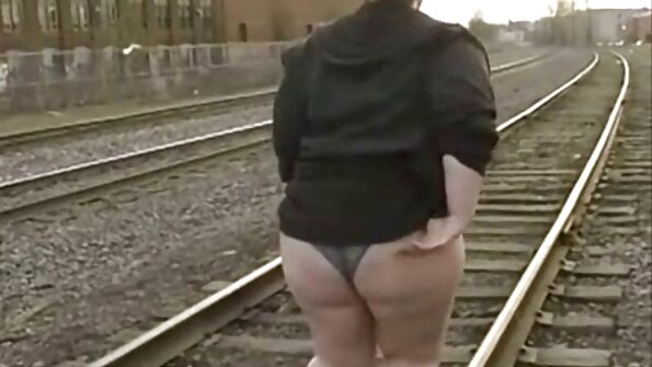 தாத்தாவை அவரது xvideos லெஸ்பியன் ஓட்டையால் மகிழ்விக்கிறார்