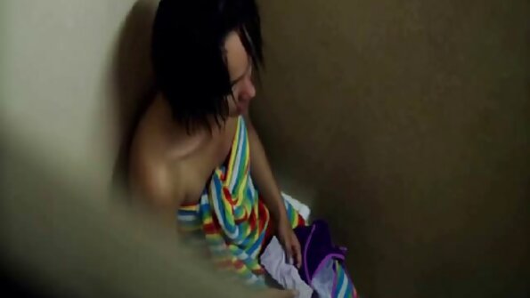 தொப்பியில் இருந்து சிறந்த இந்திய ஆபாச புகை போகும் வகையில் என் சகோதரியை புணர்ந்தேன்