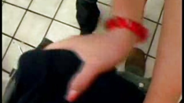 புணர்ந்த முதிர்ந்த குழாய் டோனட்