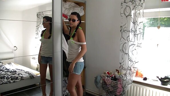 உற்சாகமான pegging ஆபாச கண்ணியம்