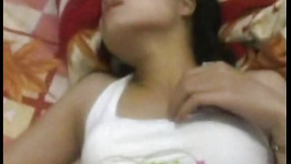 ஒரு கருங்காலி ஆபாச முதிர்ந்த நிம்போமேனியாக்