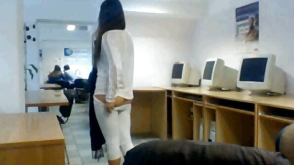 பெட்டியா மாஷாவை அணைத்துக்கொள்கிறாள் சூடான செக்ஸ் குழாய்