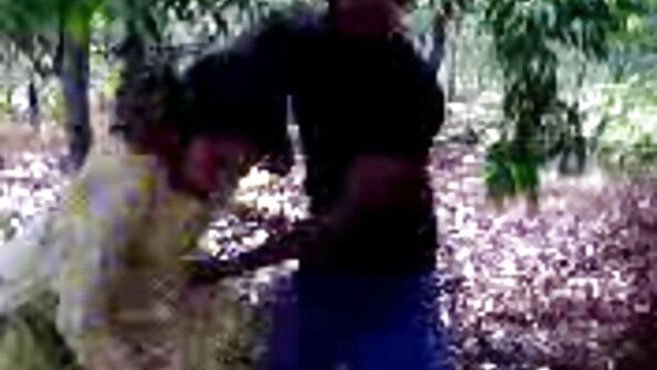 ஆணுறை மலாய் ஆபாச இல்லாமல் மெரினா விஸ்கொண்டியை வேட்டையாடுகிறார்