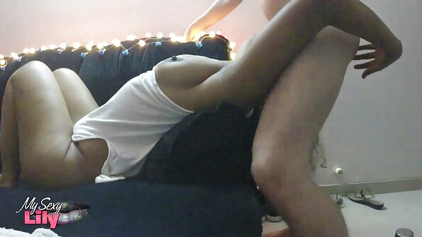 மார்பகங்களை உள்ளாடையுடன் ஆபாச மூடவும்