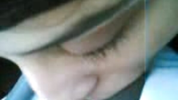 அவன் அம்மாவை சிறந்த ஆபாச குடுக்கிறான்